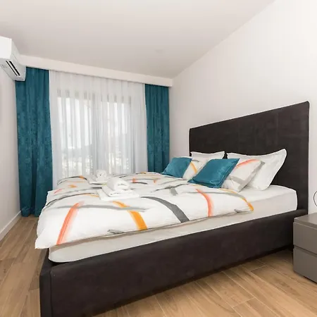 Luxury Adria Sea & City View Apartment Makarska Exterior photo