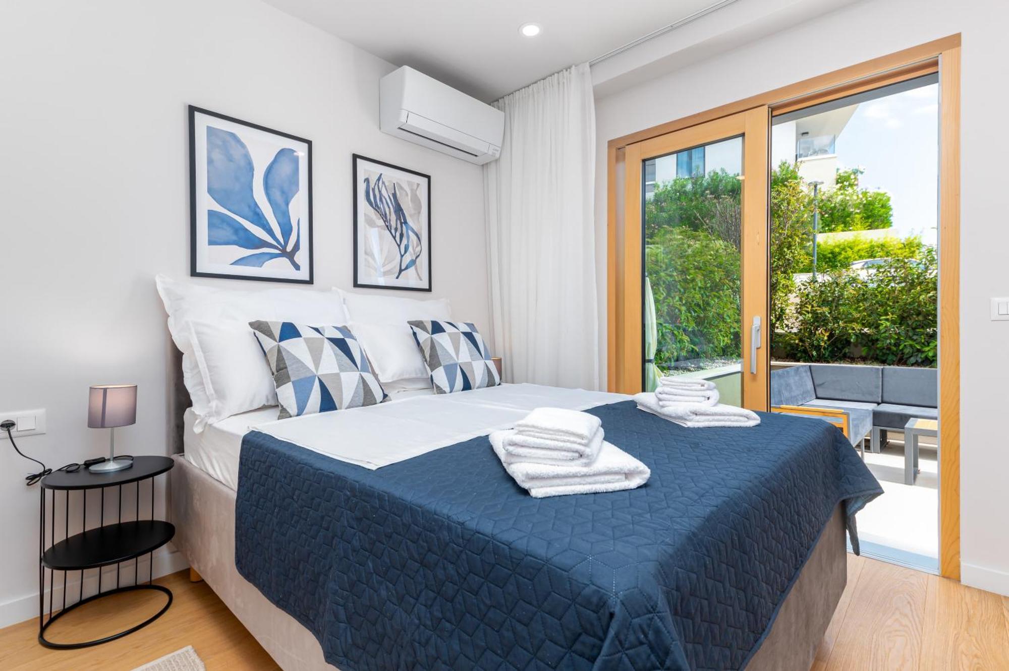 Luxury Adria Sea & Mountain View